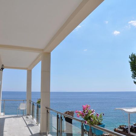 Guesthouse Riviera "Xh&M" Dhërmi Kültér fotó