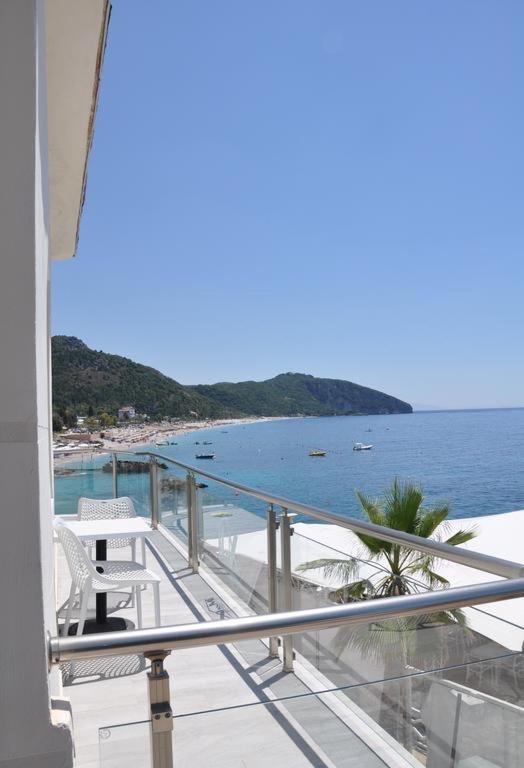 Guesthouse Riviera "Xh&M" Dhërmi Kültér fotó