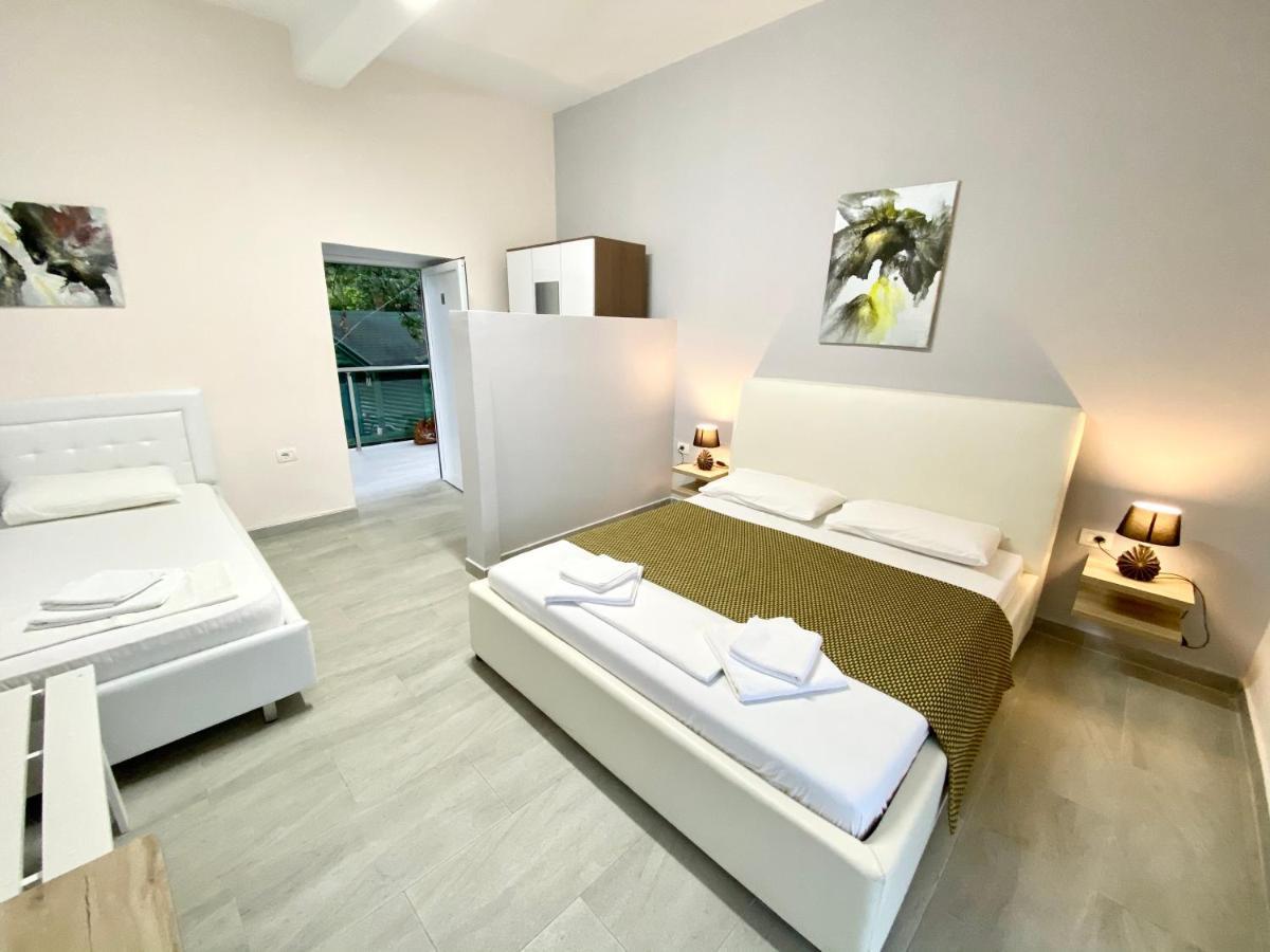 Guesthouse Riviera "Xh&M" Dhërmi Kültér fotó